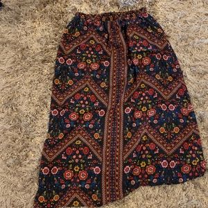 Maxi skirt black & floral perfect for all seasons and for mid-tall individuals